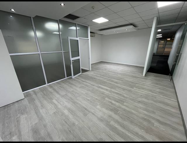 472M² OFFICE TO LET IN CLAREMONT